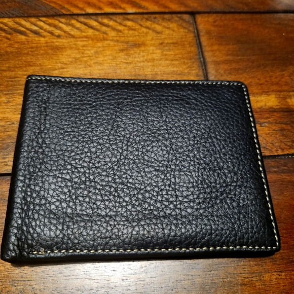 Perry Ellis Other - Perry Ellis Mens Leather Wallet